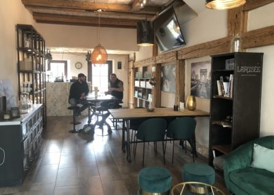 Chez Larusée, tout est beau et bon. Ici, le magnifique local d'accueil pour les dégustations et la vente